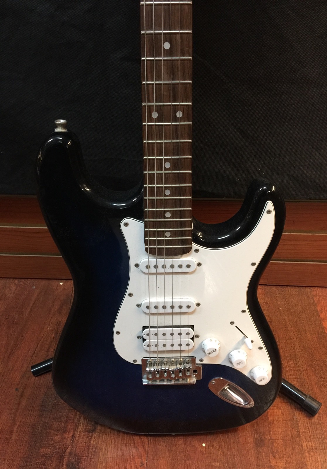 Glen Burton Strat Style Electric Guitar LOCAL PICKUP ONLY