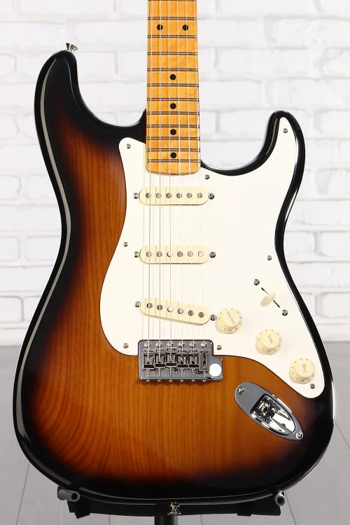 Fender Stories Collection Eric Johnson 1954 “Virginia” Stratocaster – 2-Tone