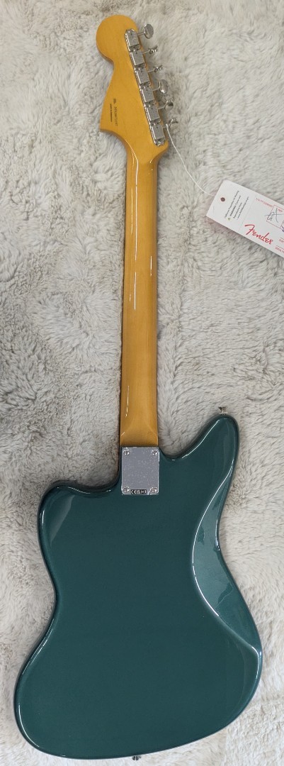 Fender Vintera® III Mid ’60s Jaguar®, Rosewood Fingerboard, Green Metallic