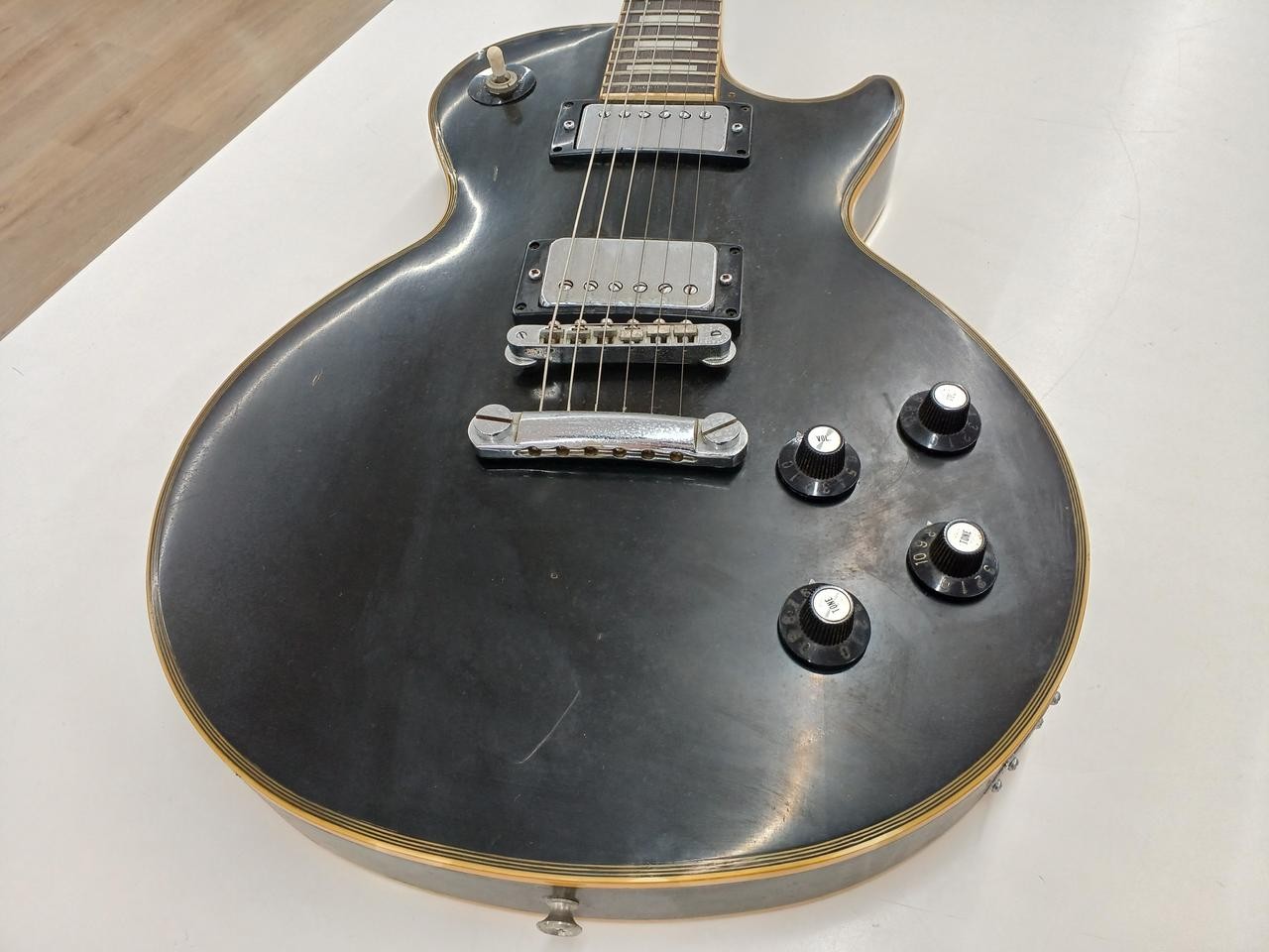 Yamaha Les Paul Type SL550