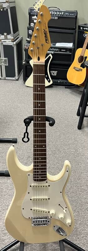 Peavey Raptor 1 Electric Guitar Ivory (T10007.MB)
