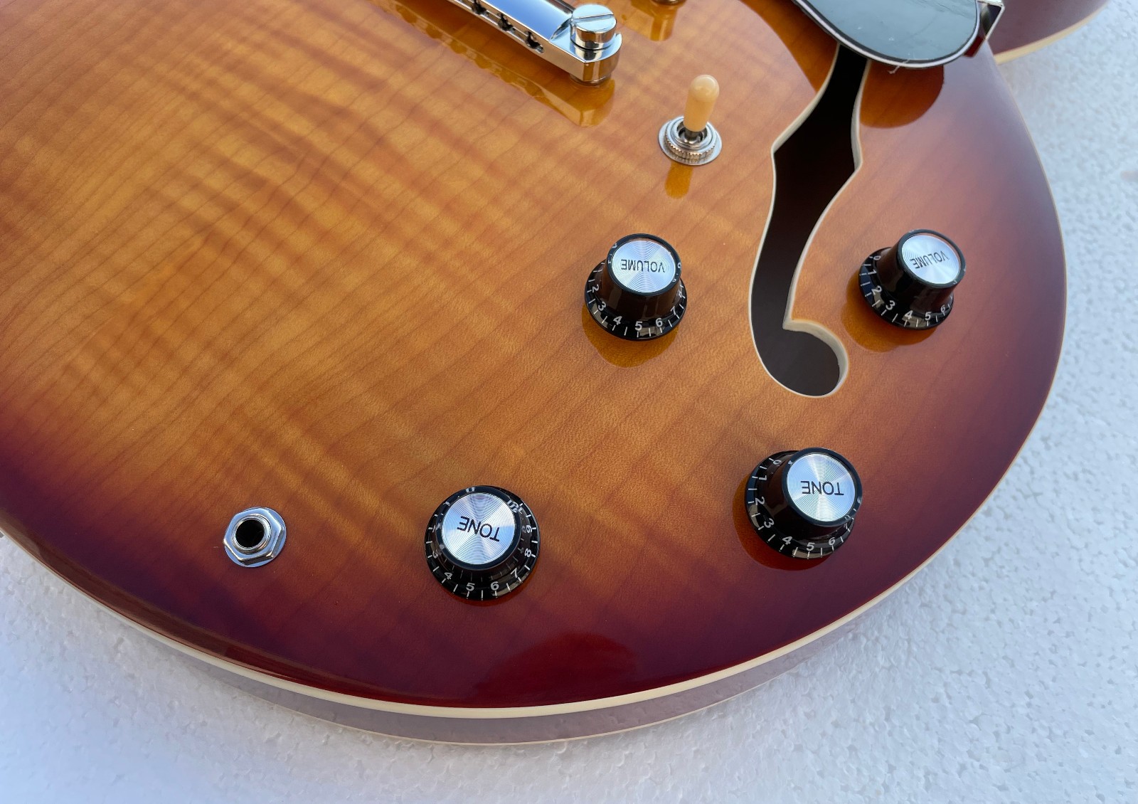33-5 Electric Jazz Guitar Bone Nut Semi-Hollowbody Glossy Finish Flame Maple Top