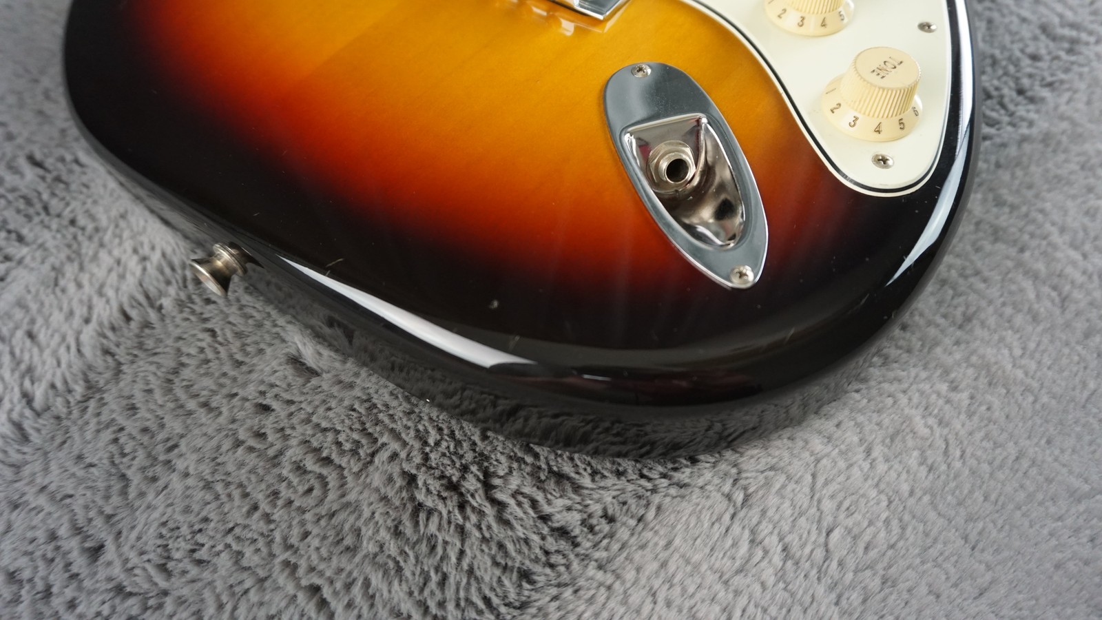 Fender Stratocaster 2017 – Sunburst Made in Japan