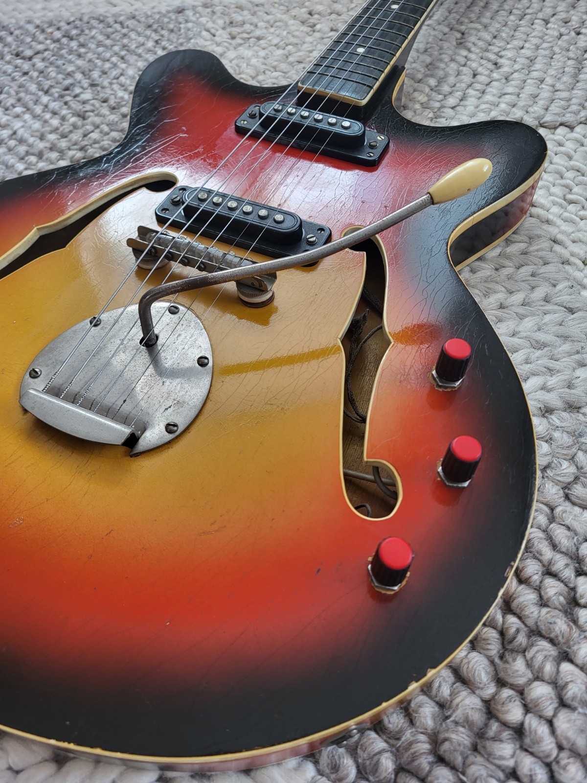 Musima Deluxe Electric Guitar 6-String 20-Fret Right-Handed Germany 1960-1970