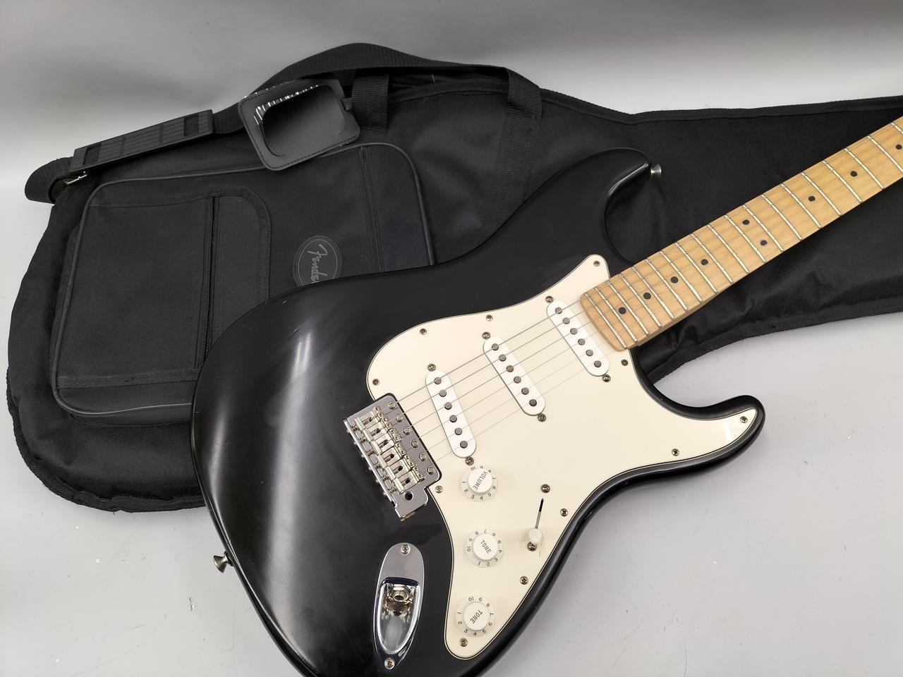 Fender USA Highway 1 Stratocaster Electric Guitar Black Model One