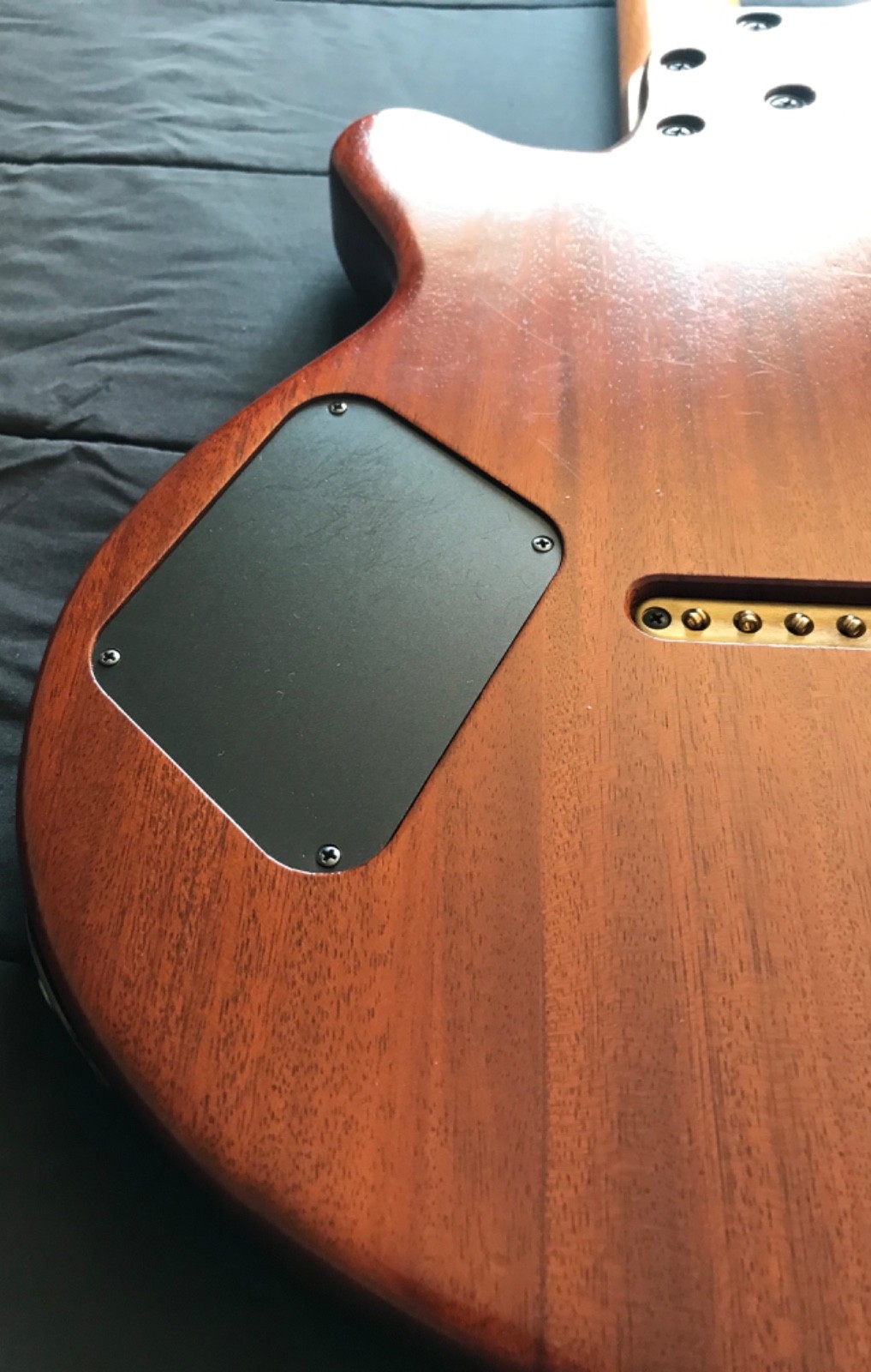 Godin Exit 22/ A6 Ultra – Solid Mahogany Rosewood Maple Neck
