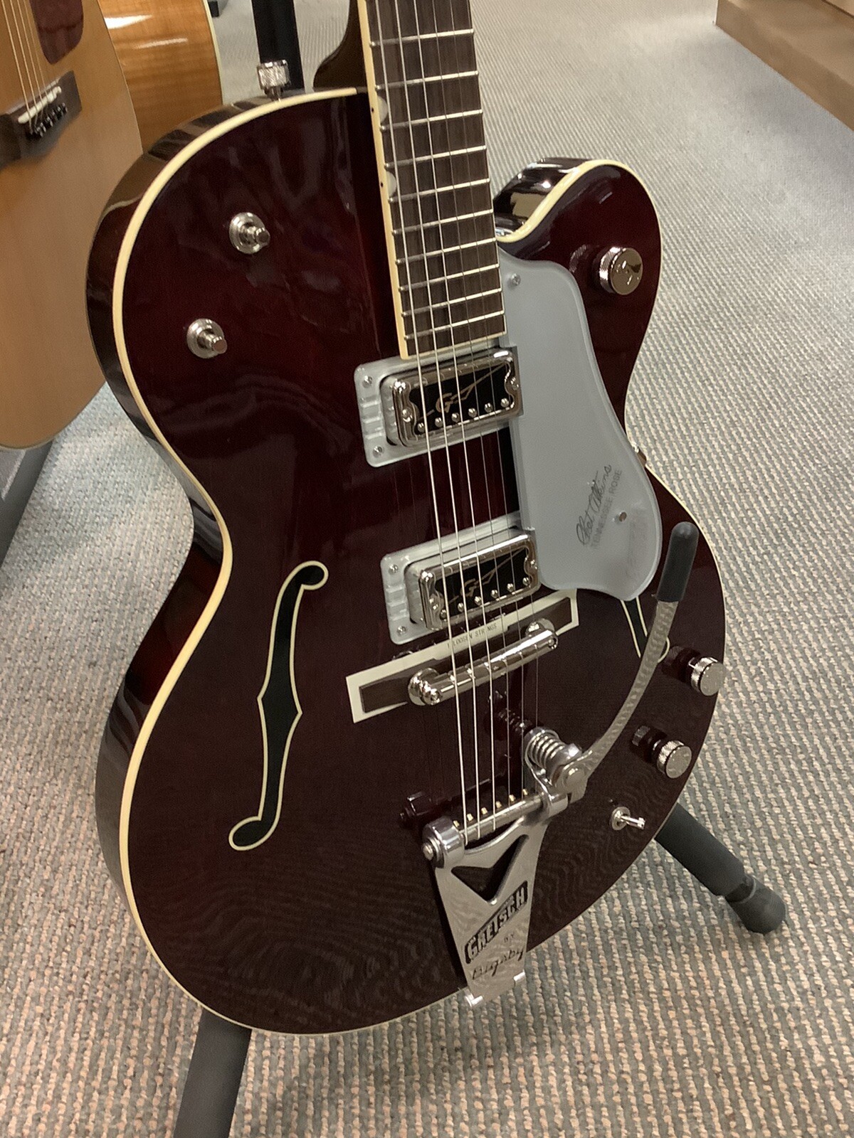 Gretsch G6119T-62 Tennesse Rose