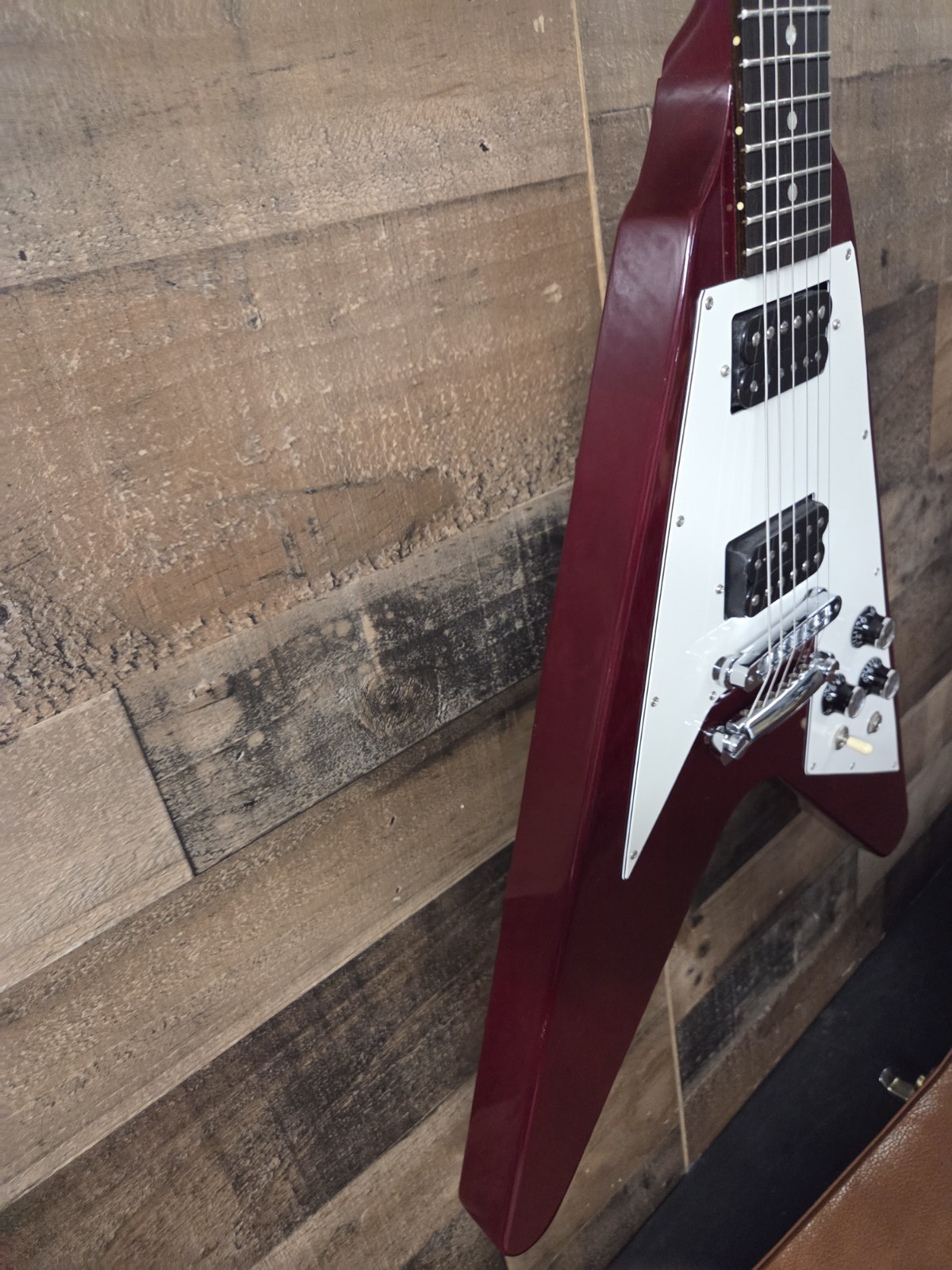 1998 Gibson Flying V ‘67 Cherry w/OHSC 7.3 Lb
