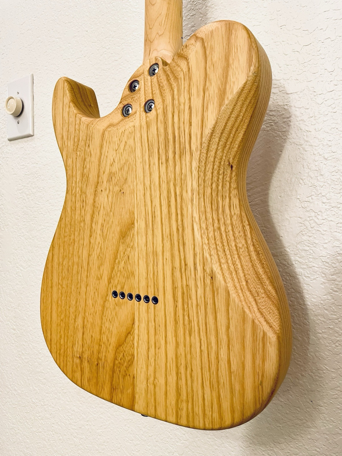 2016 Chapman ML3 Traditional Natural Ash Body Carved Top With Roadrunner Case