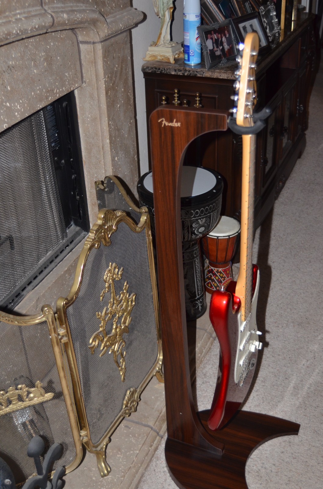American Special Stratocaster®, Maple Fingerboard, Candy Apple Red