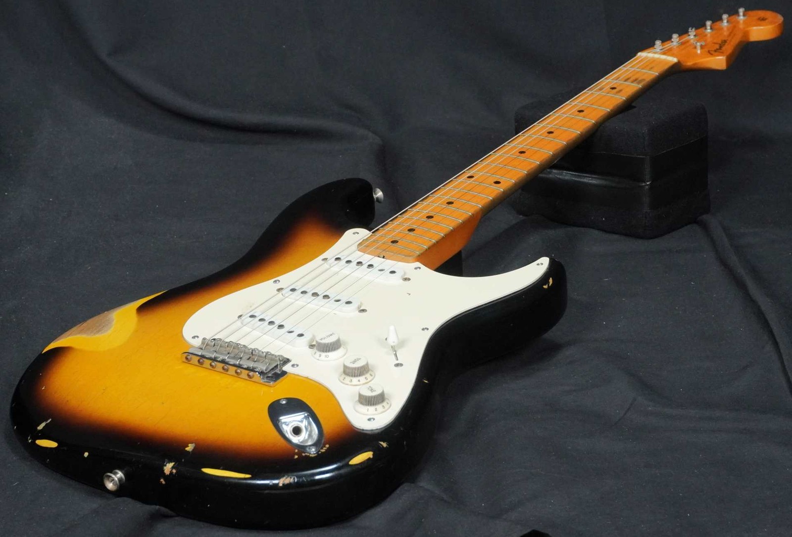 FENDER CUSTOM SHOP 1956 Stratocaster Aged Mod 2-Tone Sunburst [R19519]
