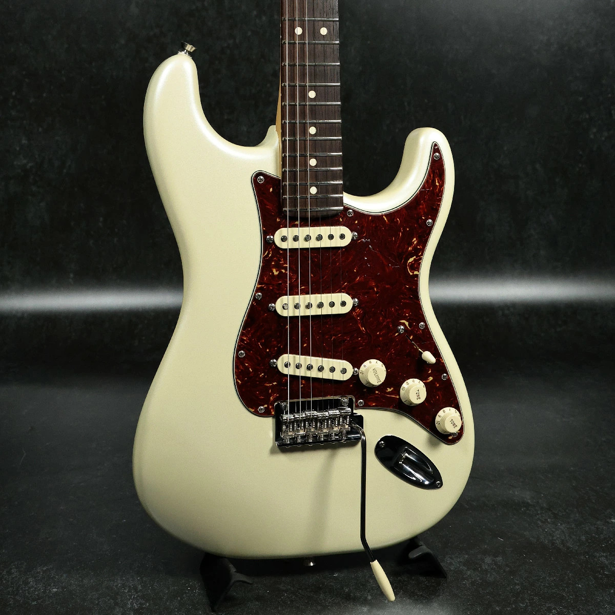 Used Fender American Showcase Stratocaster Olympic Pearl 2021