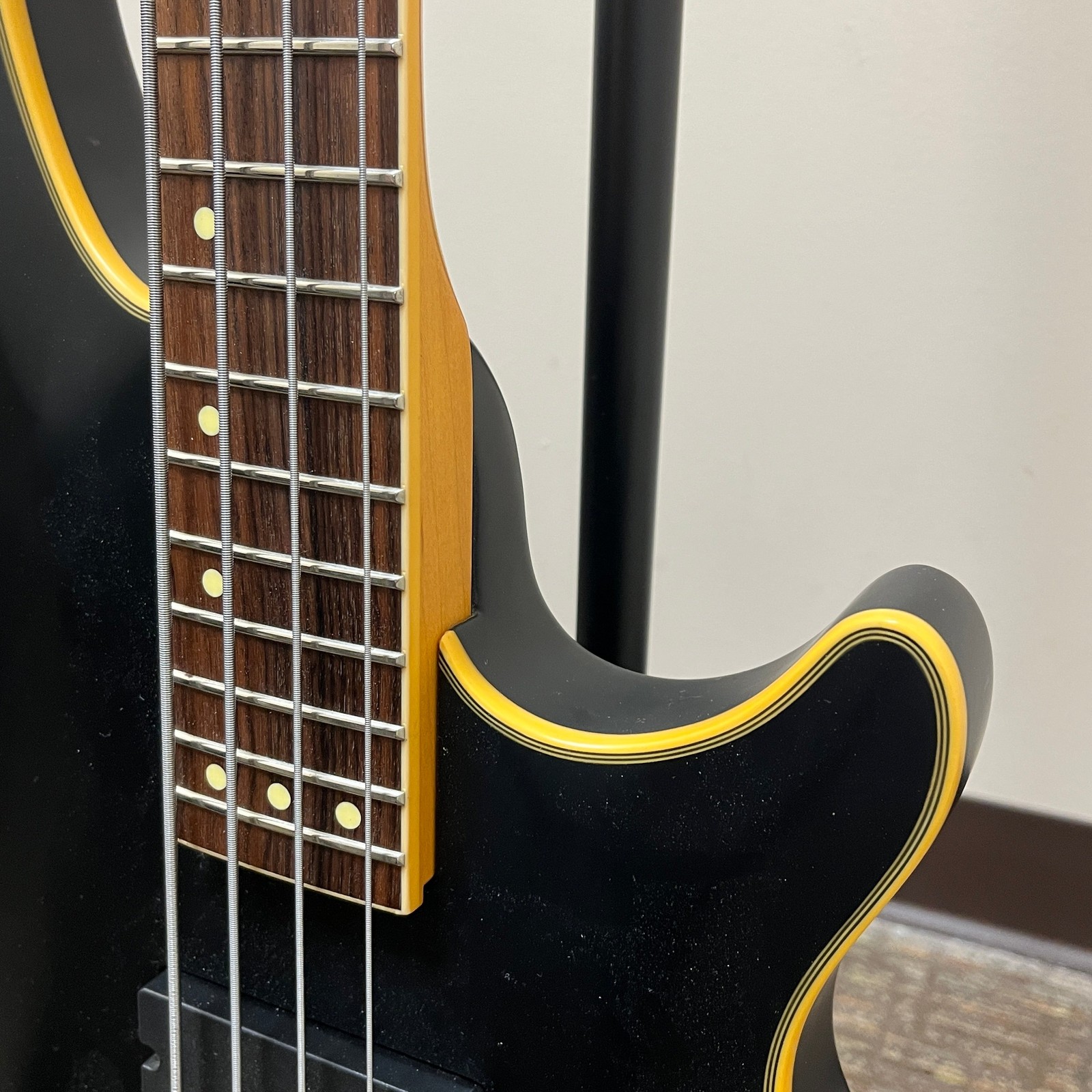 Schecter C-4 Custom MIK Active Black