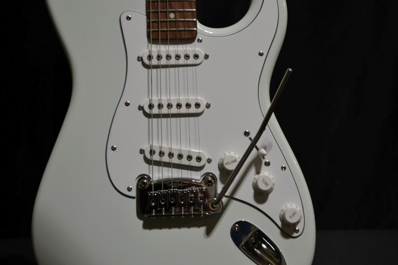 G & L TRIBUTE SERIES S-500, SONIC BLUE, International Buyer Welcome