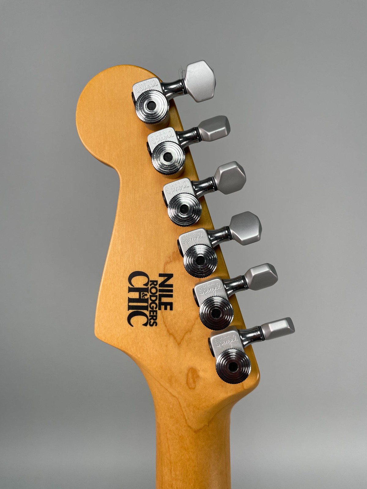 2022 Fender Nile Rodgers Hitmaker Stratocaster Olympic White w/HSC