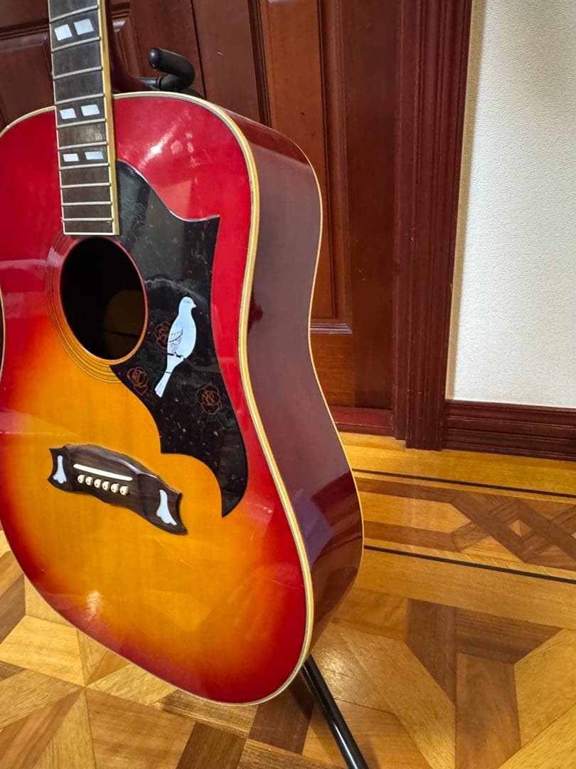 Rare Morris WD-25 acoustic guitar hummingbird type