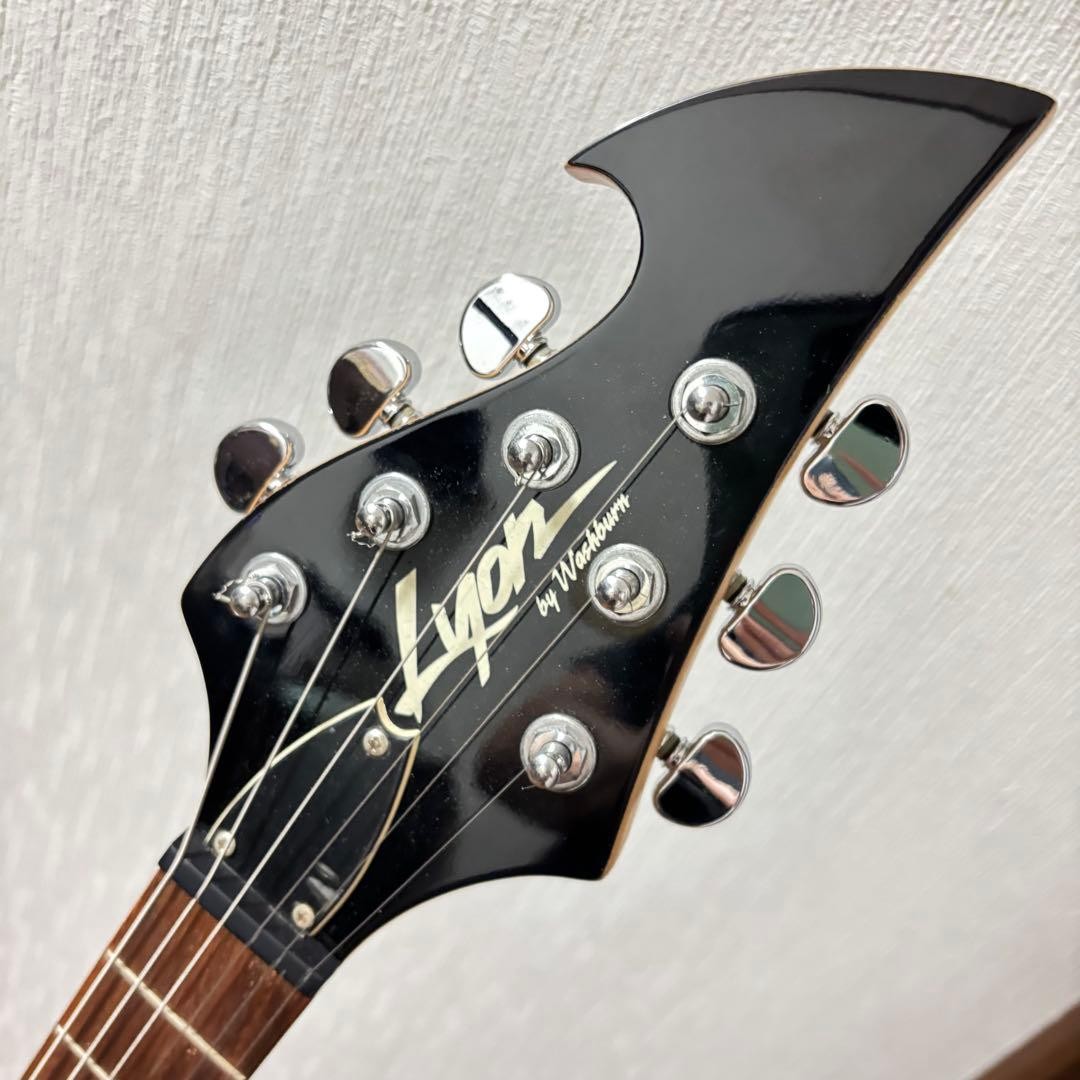 Electric Guitar Lyon by Washburn Flying V 2005 Sunburst HH Made in Korea