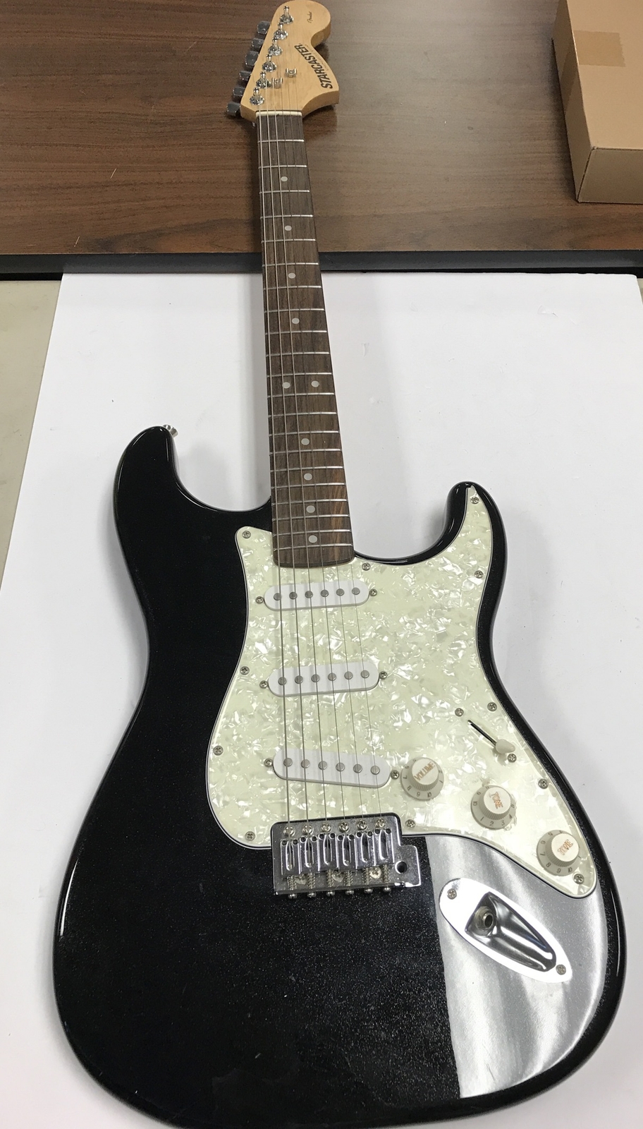 Fender Starcaster Stratocaster, 21 Fret, Black Sparkle, White Pearl Pickguard
