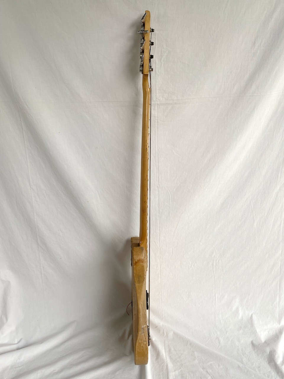 Vintage VANTAGE Avenger Electric Bass. Natural Wood JAPAN. Rare
