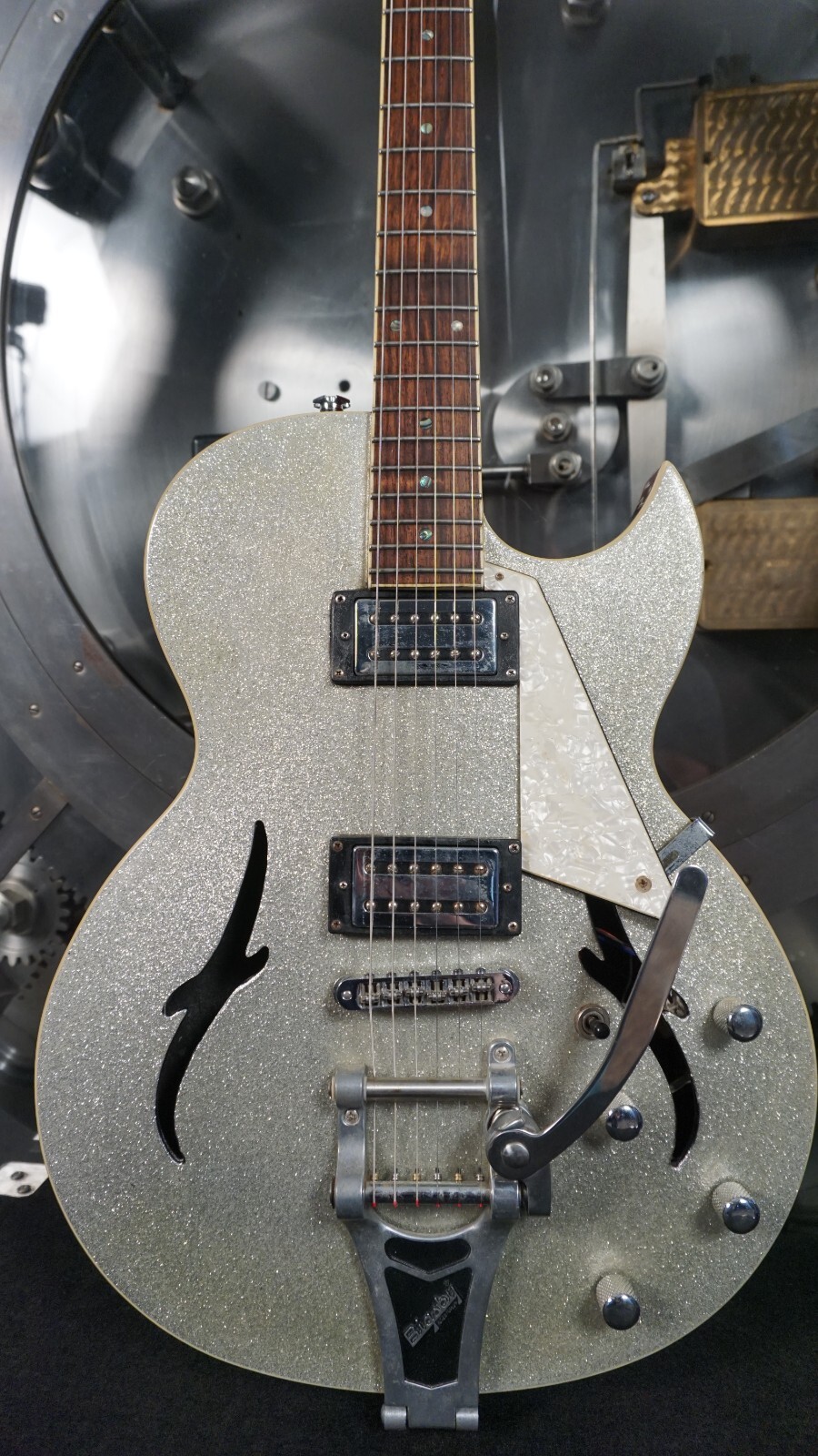 Michael Kelly Semi-Hollow Dual F-Hole HH – Silver Sparkle Korea w/ Bigsby