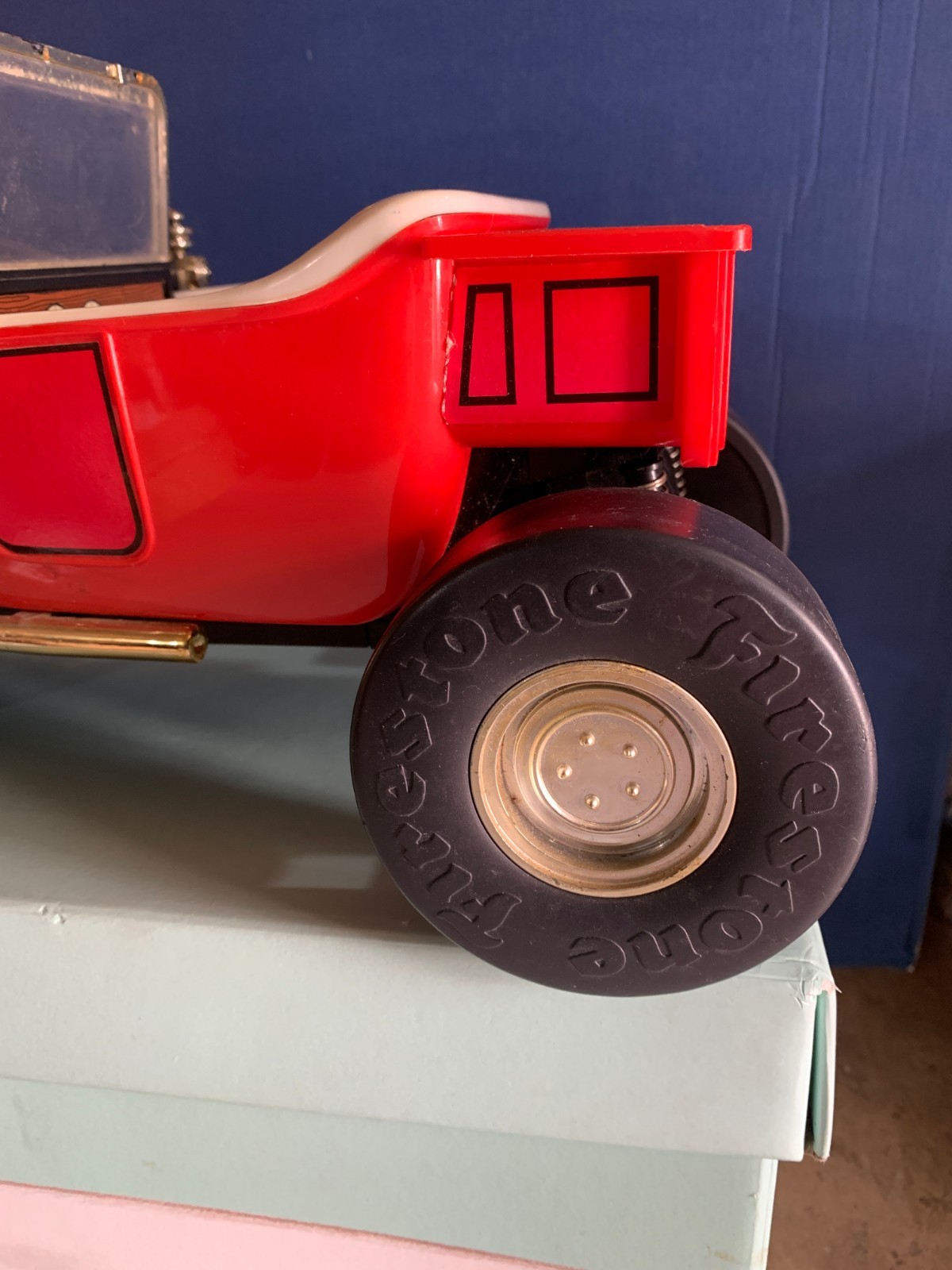 VINTAGE LARGE 16″ TOY PLASTIC CAR FORD T-BUCKET HOT ROD
