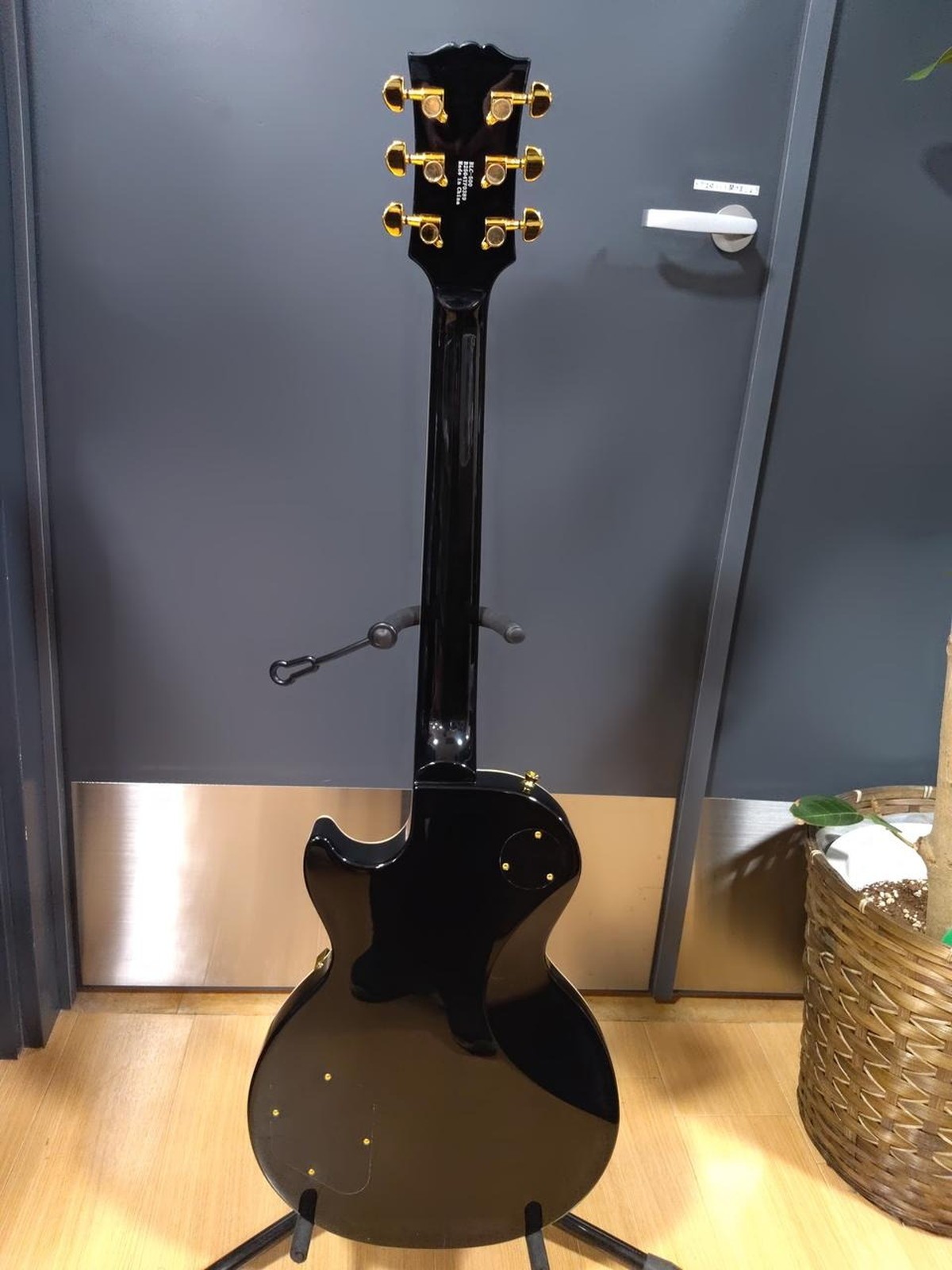 BUSKER’S BLC-500/BLK Used Maple body Engineering wood fingerboard w/Gig case