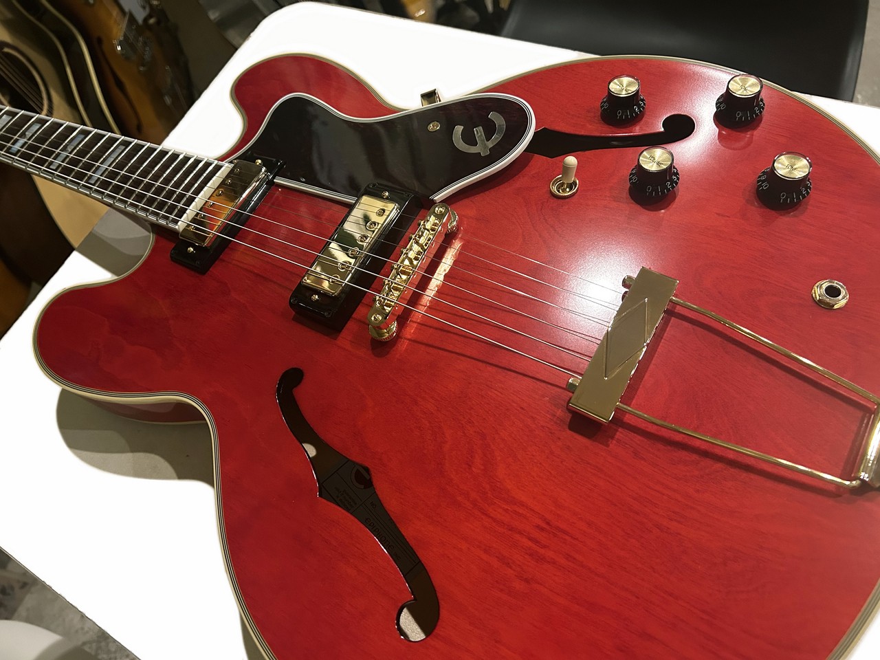 Epiphone Epiphone Masterbilt Gem Archer Sheraton Cherry Red Used Electric Guitar