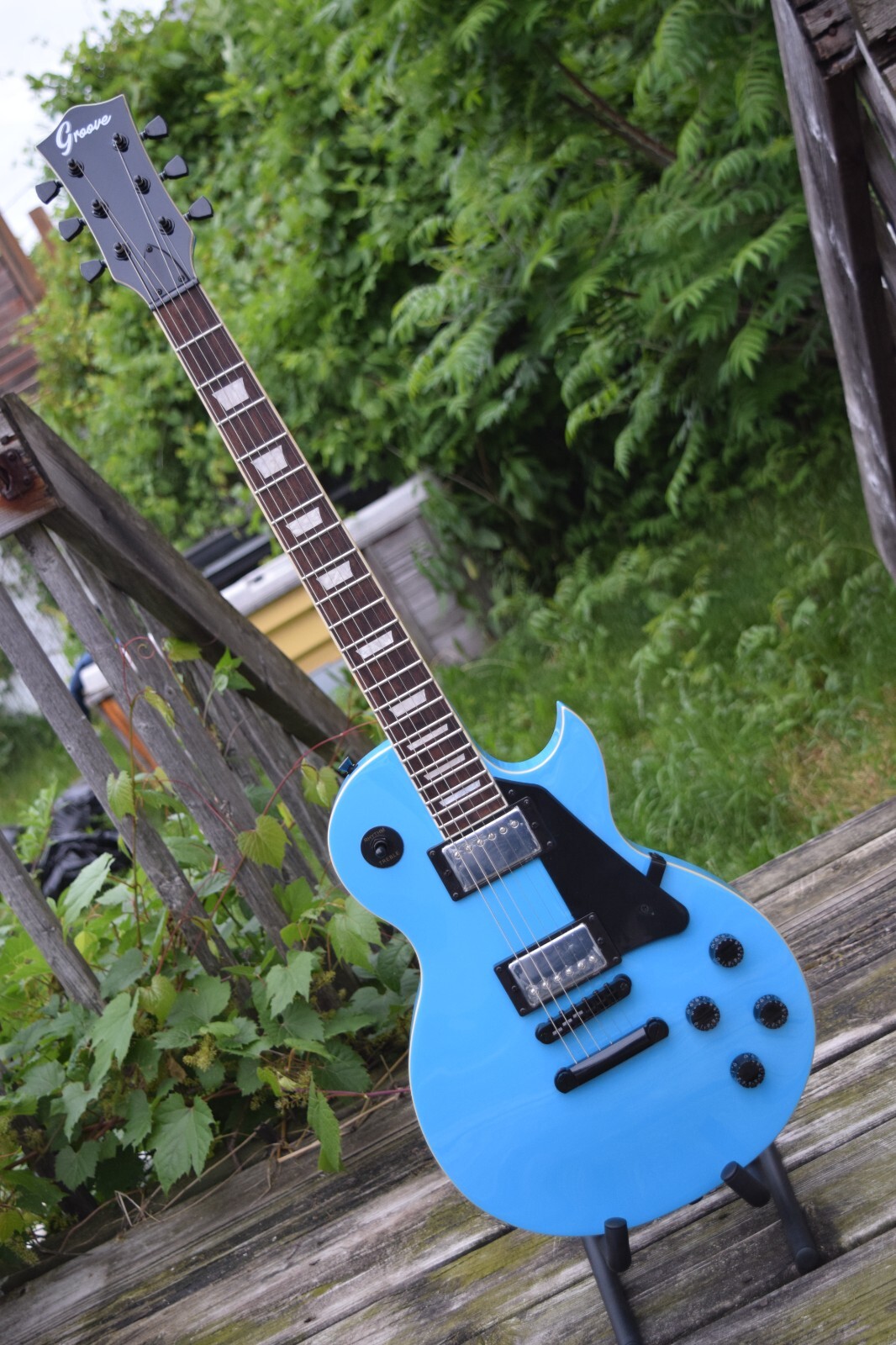 Electric Guitar Mahogany Body Maple Top Metallic Blue (Groove Canadian Brand)