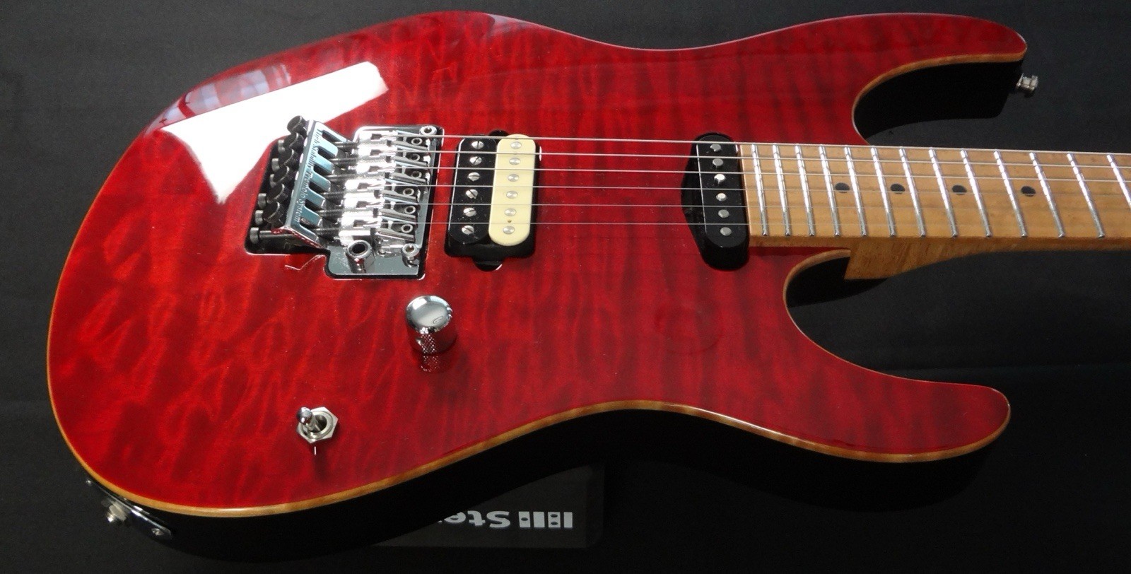 Suhr Modern Trans Red Quilt Maple Top – Roasted Birdseye Neck – Gotoh Floyd Rose
