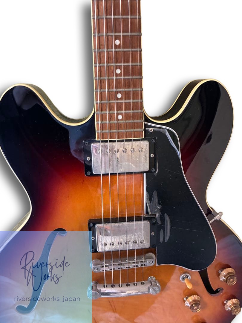 Archtop Tribute AT135STP Sunburst