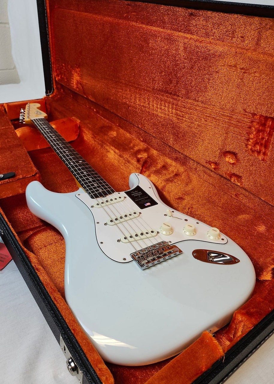 Fender American Vintage 1965 Stratocaster, Round-Lam Rosewood Fingerboard, Sonic
