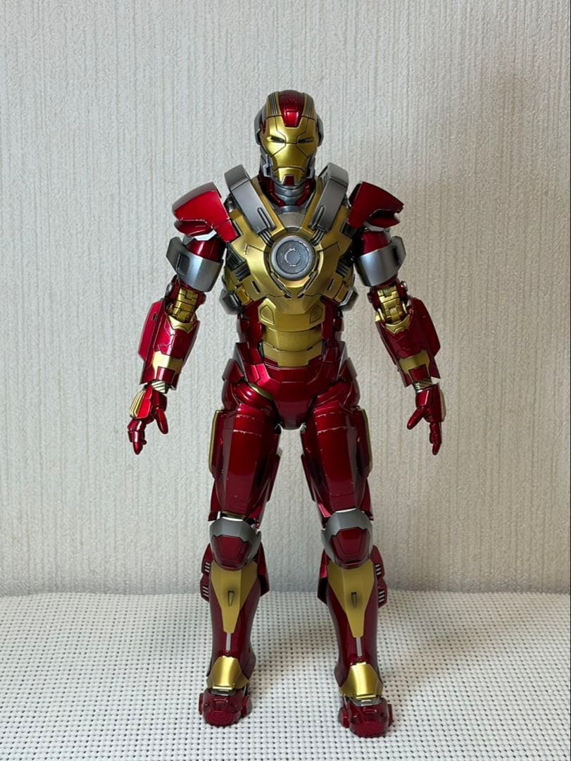 Hot Toys MMS212 Iron Man Mark XVII Heartbreaker Iron Man 3 Marvel 1/6 Used
