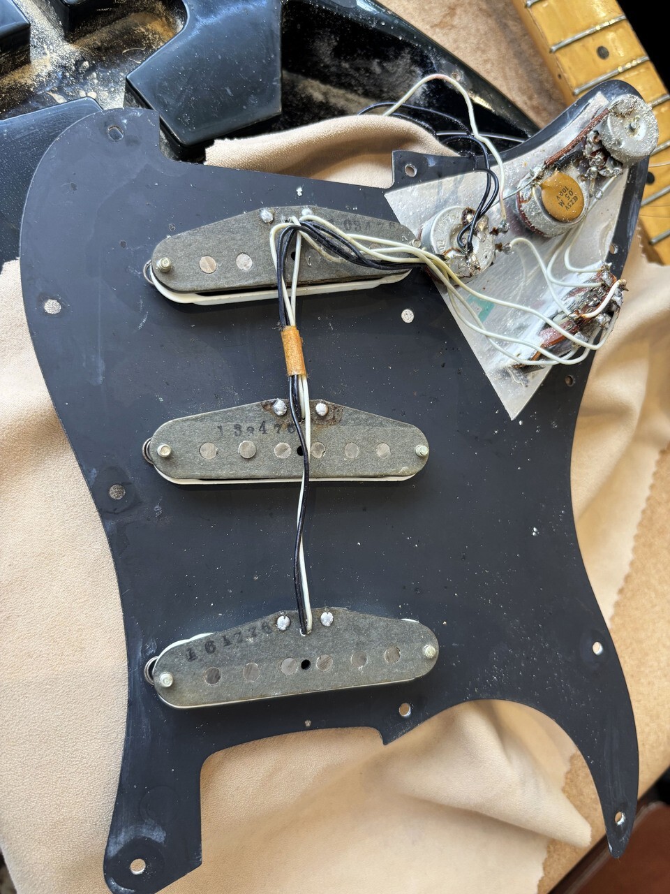 Fender 1976 Stratocaster Black Electric Guitar w/Original Hard Case