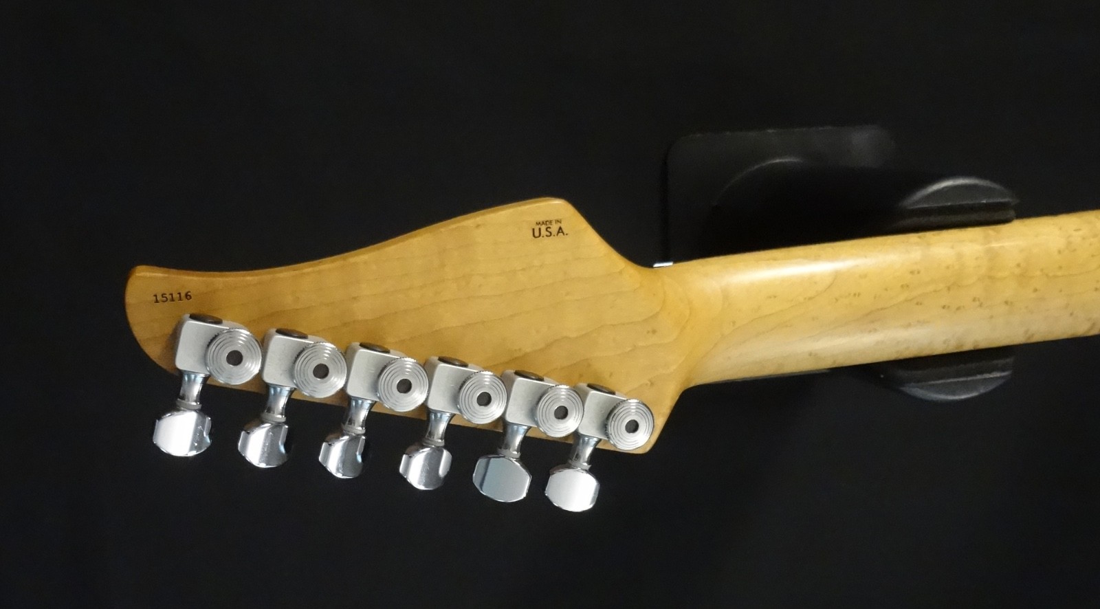 Suhr Modern Trans Red Quilt Maple Top – Roasted Birdseye Neck – Gotoh Floyd Rose