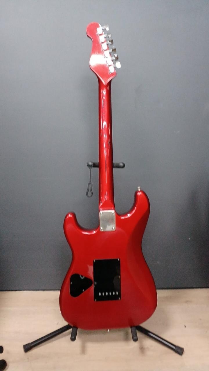 YAMAHA STH400R Metallic Red Made in Japan ST Type Solid Body Electric Guitar