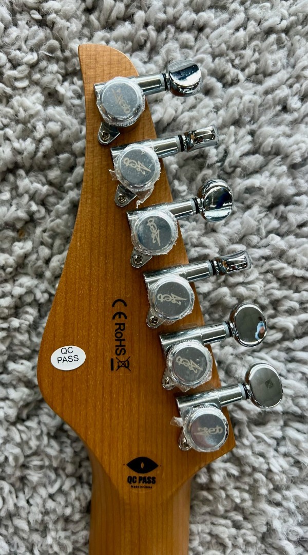 Jet JS-1000-QTB Quilt Transparent Blue Double Cut S-S-H Electric Guitar – Demo