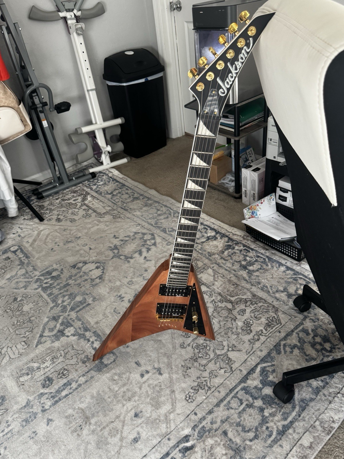 Jackson JS Series Rhoads JS32T (V) Guitar, Excellent Condition