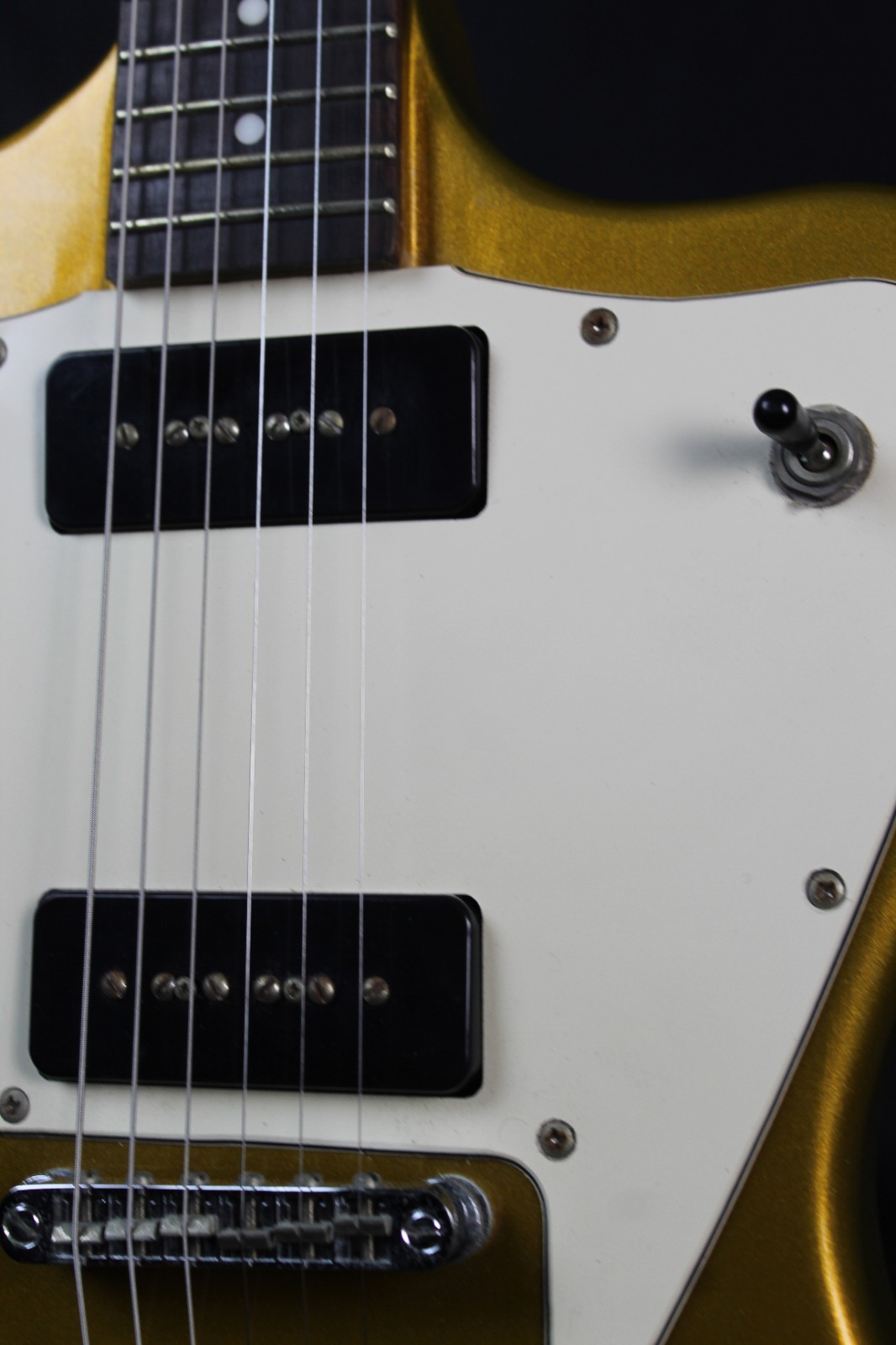 Eastwood Stormbird Electric Guitar – Gold w/ GigBag
