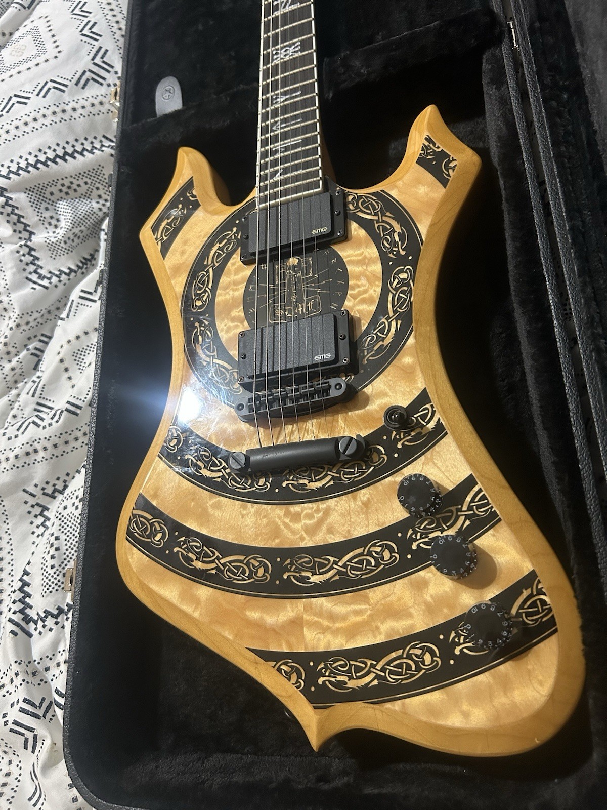 Zak Wylde Audio Nomad Norse Dragon Electric Guitar Hard Case EMG Natural
