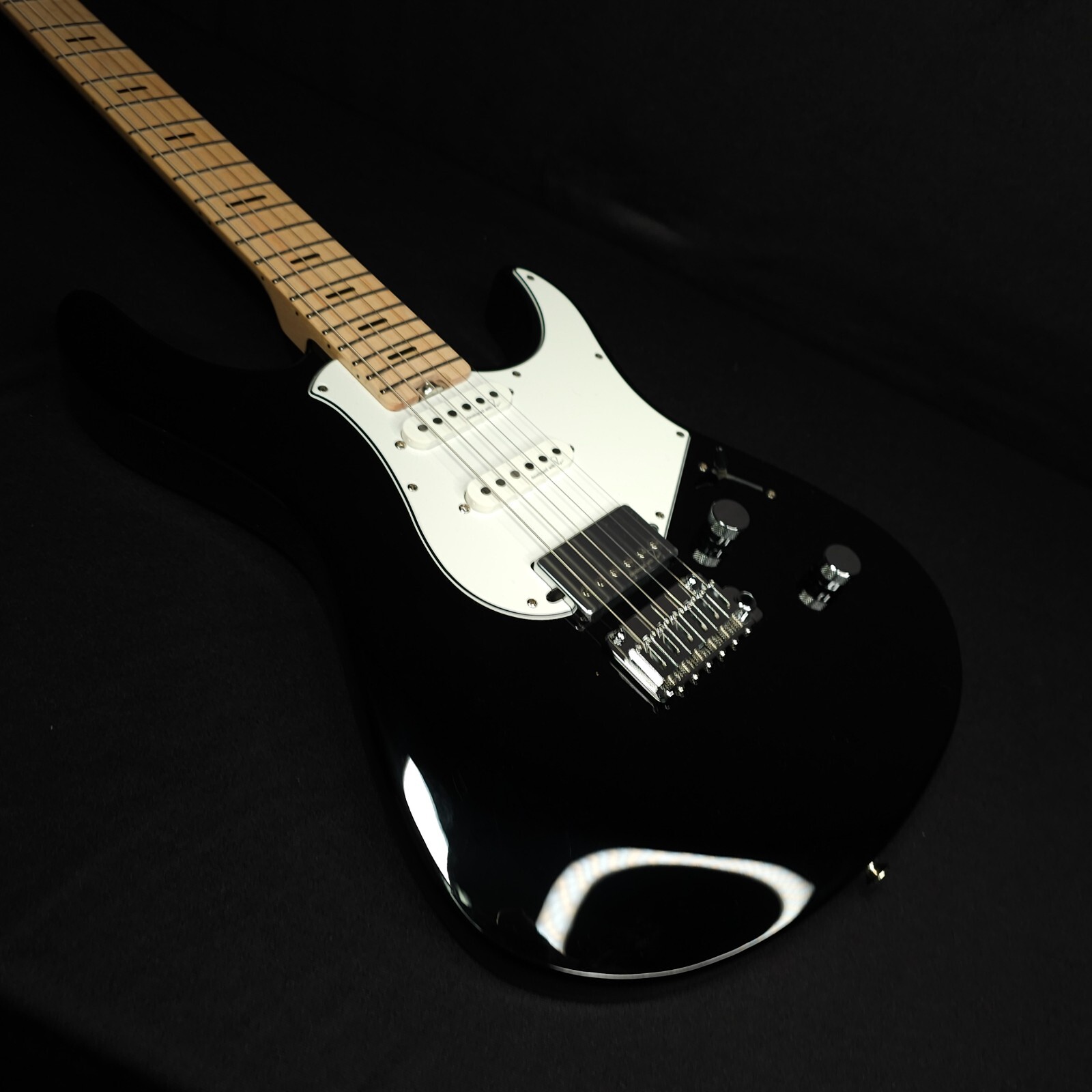 Yamaha Pacifica Standard Plus Black Electric Guitar w/bag