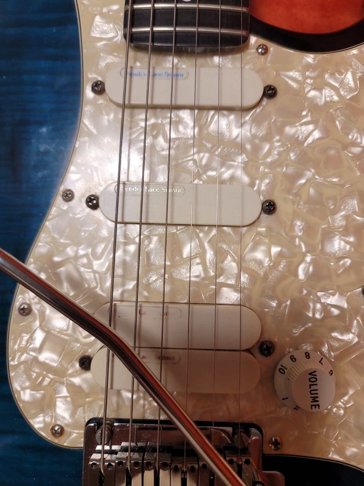 1997 Fender Strat Ultra Blue Burst Flame Top Lace Sensors HSS w/OHSC