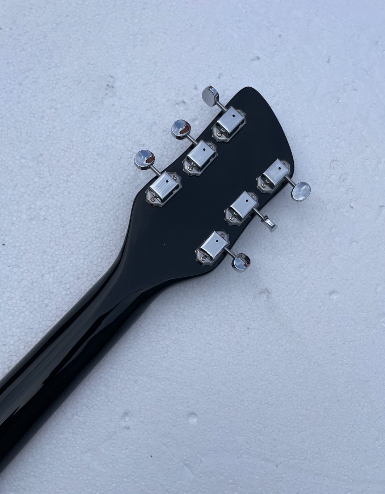 20.7 Inches Scale Length 6 String Electric Guitar Glossy Black Finish Solid Body