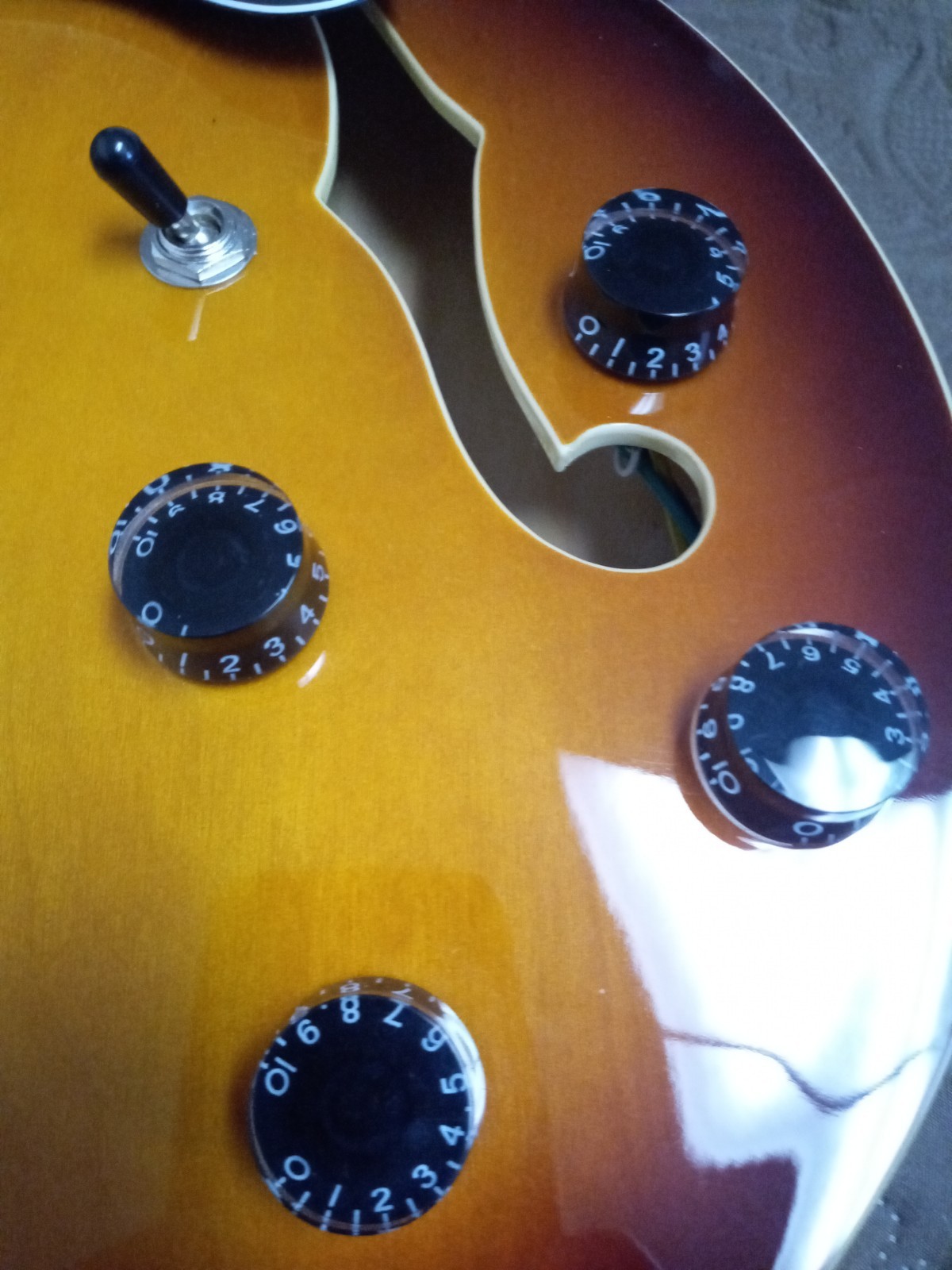 Grote 335 Style Guitar W/ Gig Bag