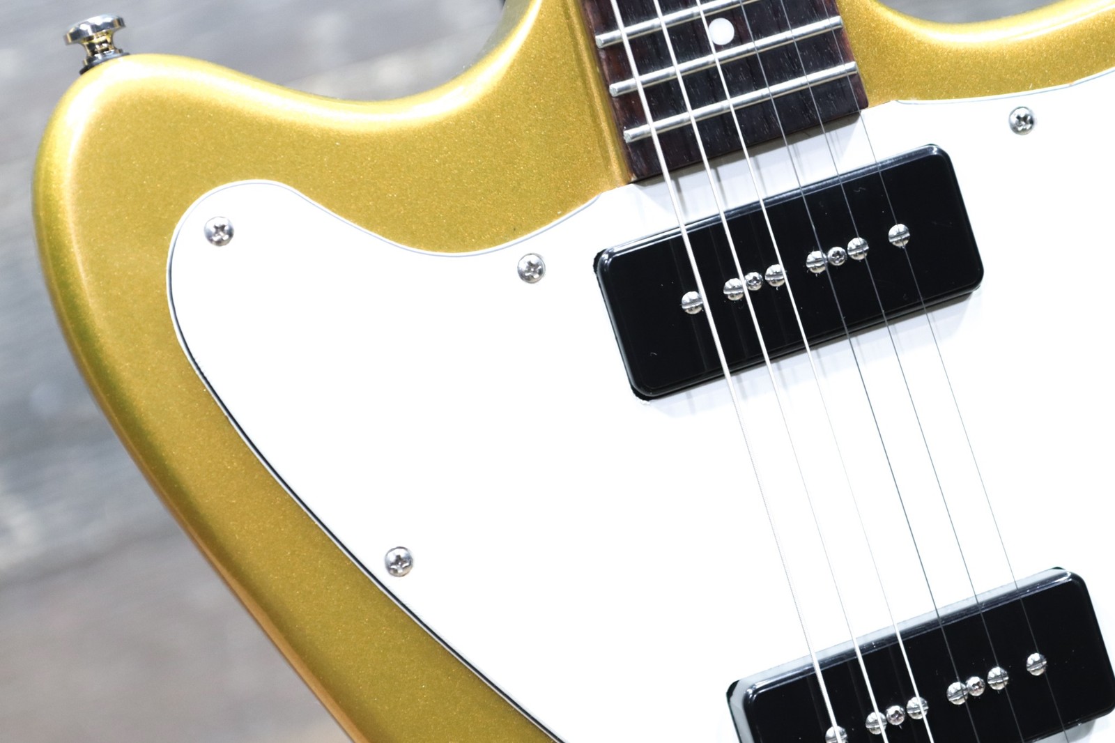 Eastwood Guitars Stormbird Gold Solid Basswood Body El. Guitar w/Bag #1301087