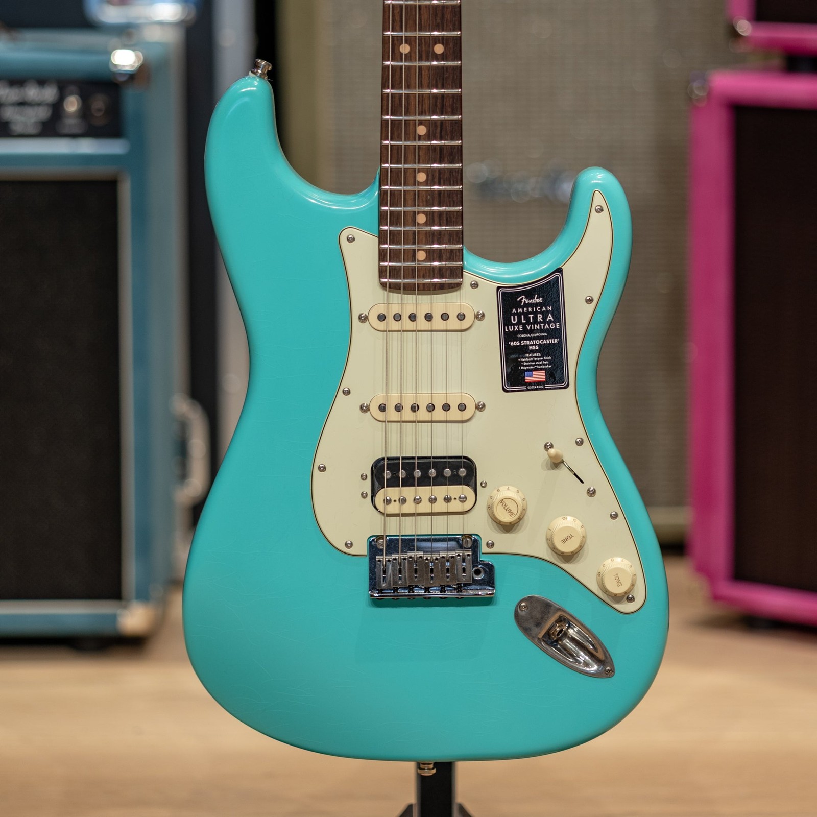 Fender American Ultra Luxe Vintage ’60s Stratocaster HSS – Sea Foam Green