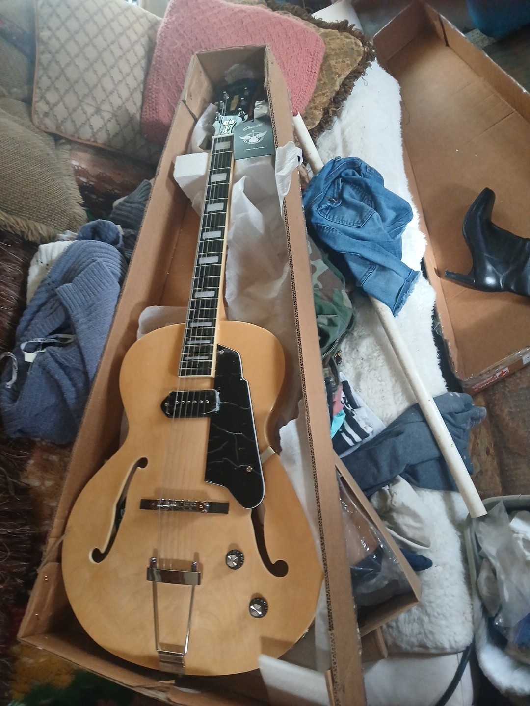 Grote Electric Guitar Matte Finish Simi-Hollow Body GT335-04 Mahogany And Maple