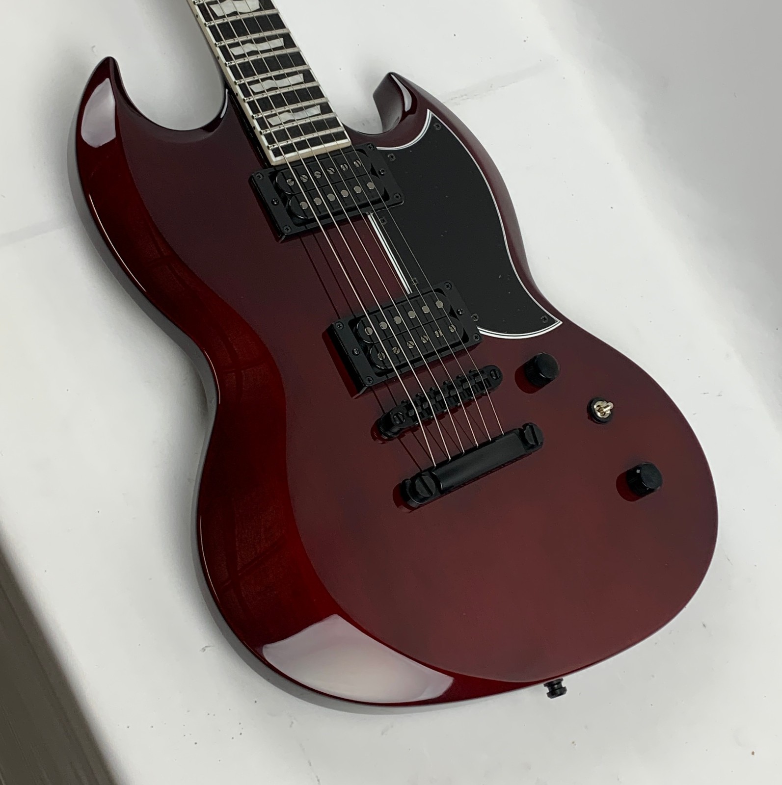 ESP E-II Viper Electric Guitar See Thru Black Cherry + ESP Case – B-Stock – EII