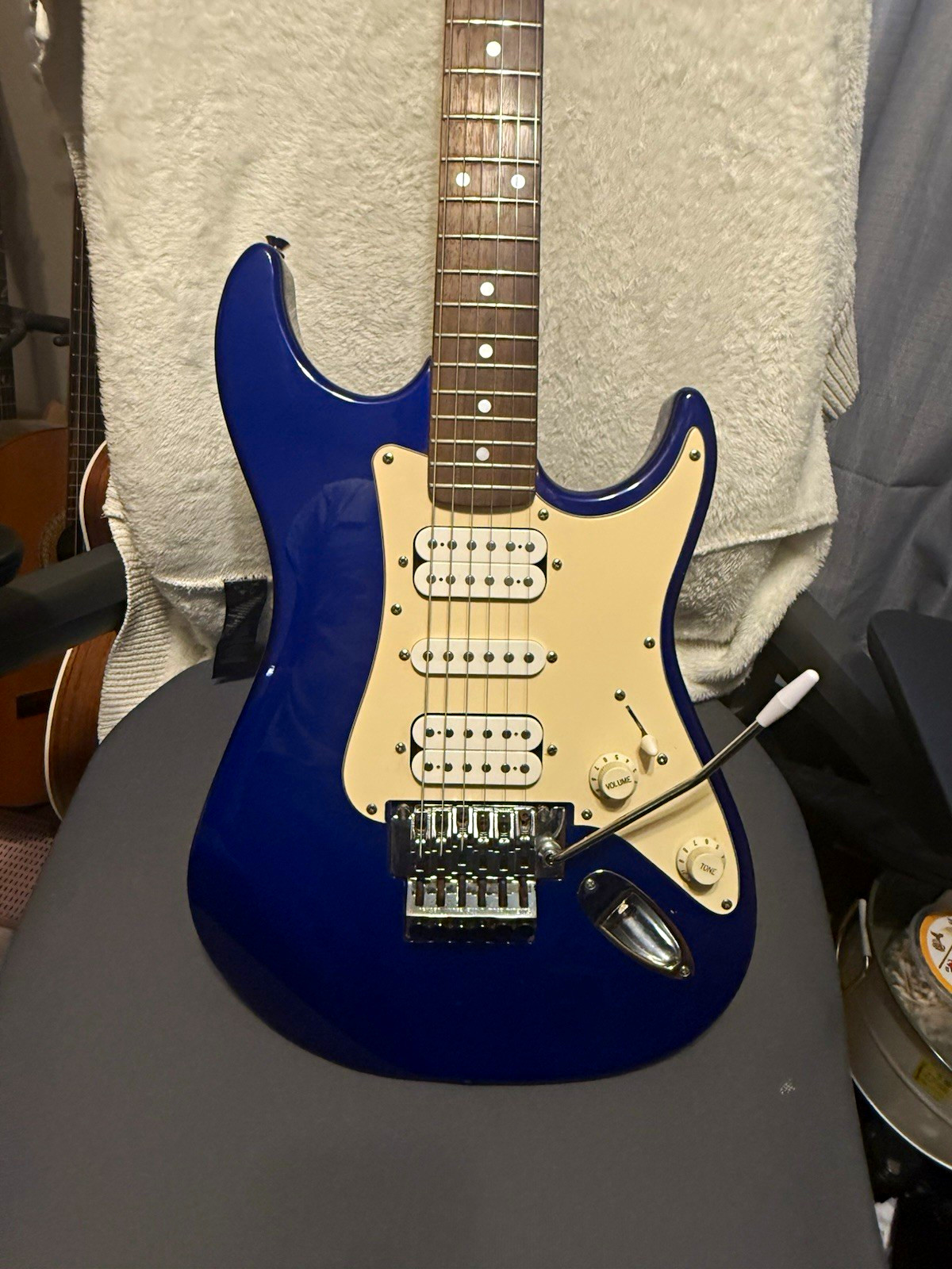 1999 Squier Stratocaster Stagemaster 22 Frets Floyd Rose HSH