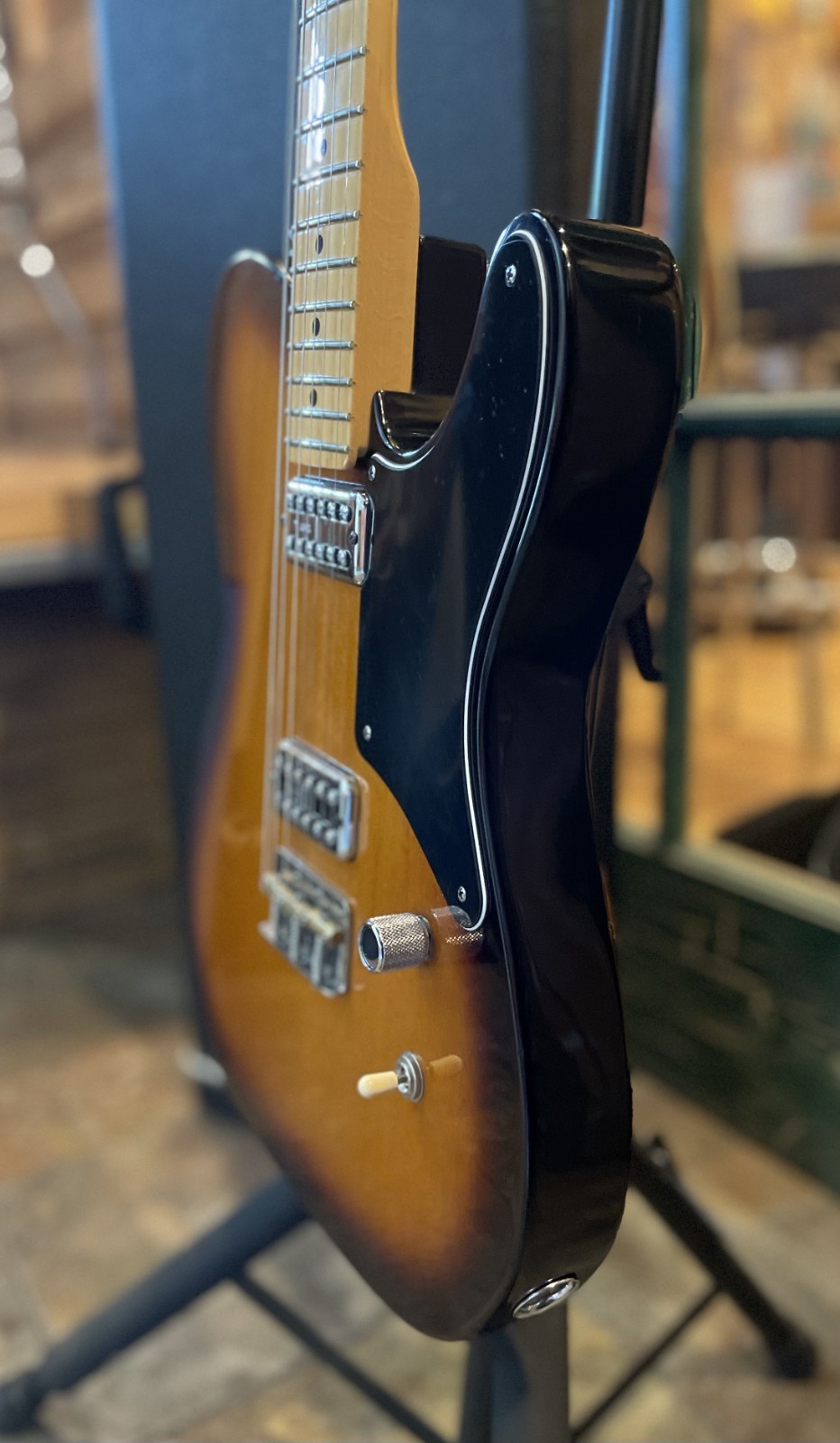 Fender Tele-Bration Cabronita Telecaster Electric Guitar 2 Tone Sunburst w/ Case