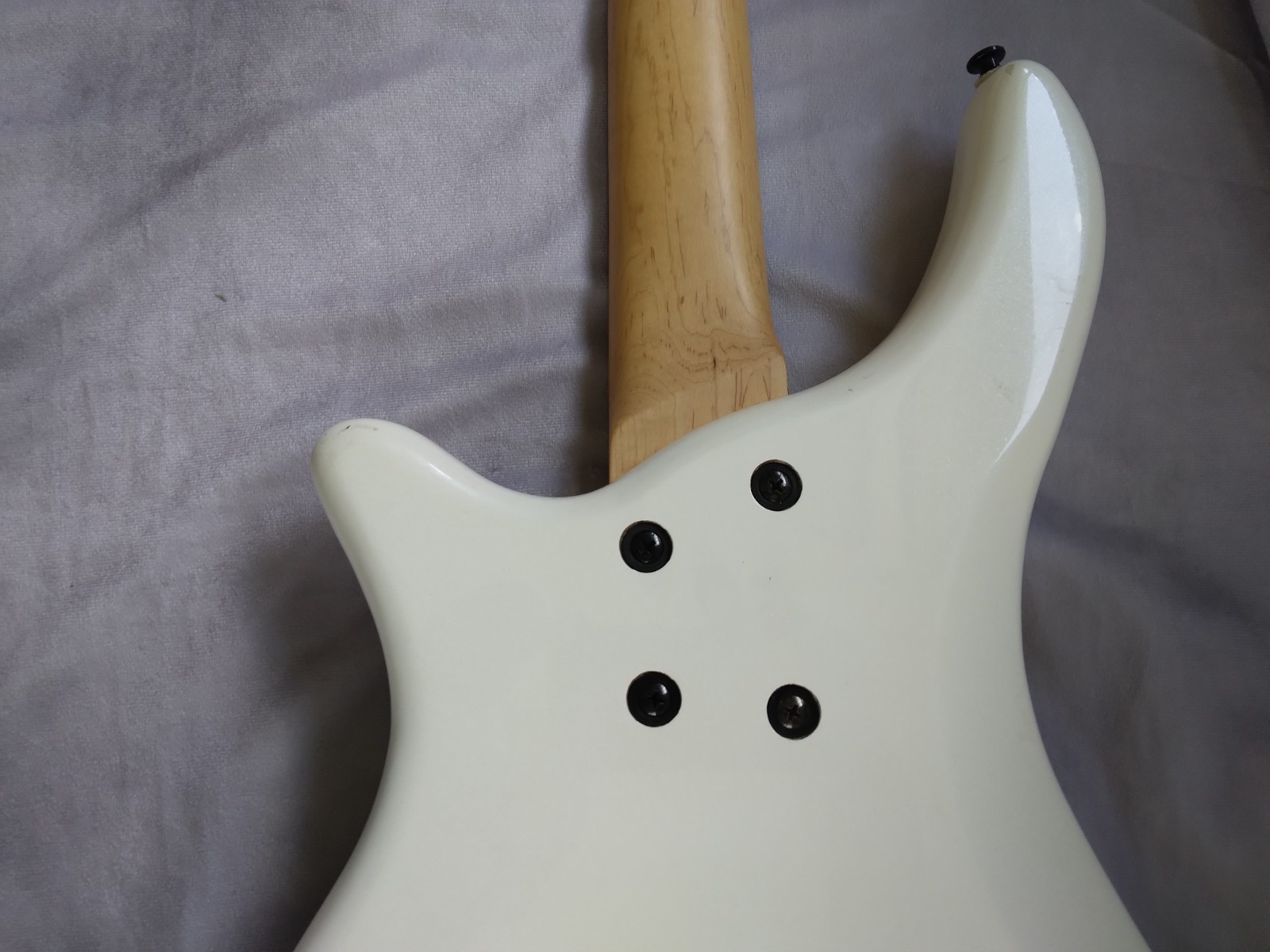 Rogue, Pearl White, Model LX200B Bass Guitar, Full Scale. Made in Korea.